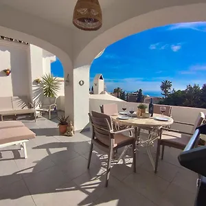 beautiful-apartment-with-jacuzzi-and-sea-view.es-andalucia.com/