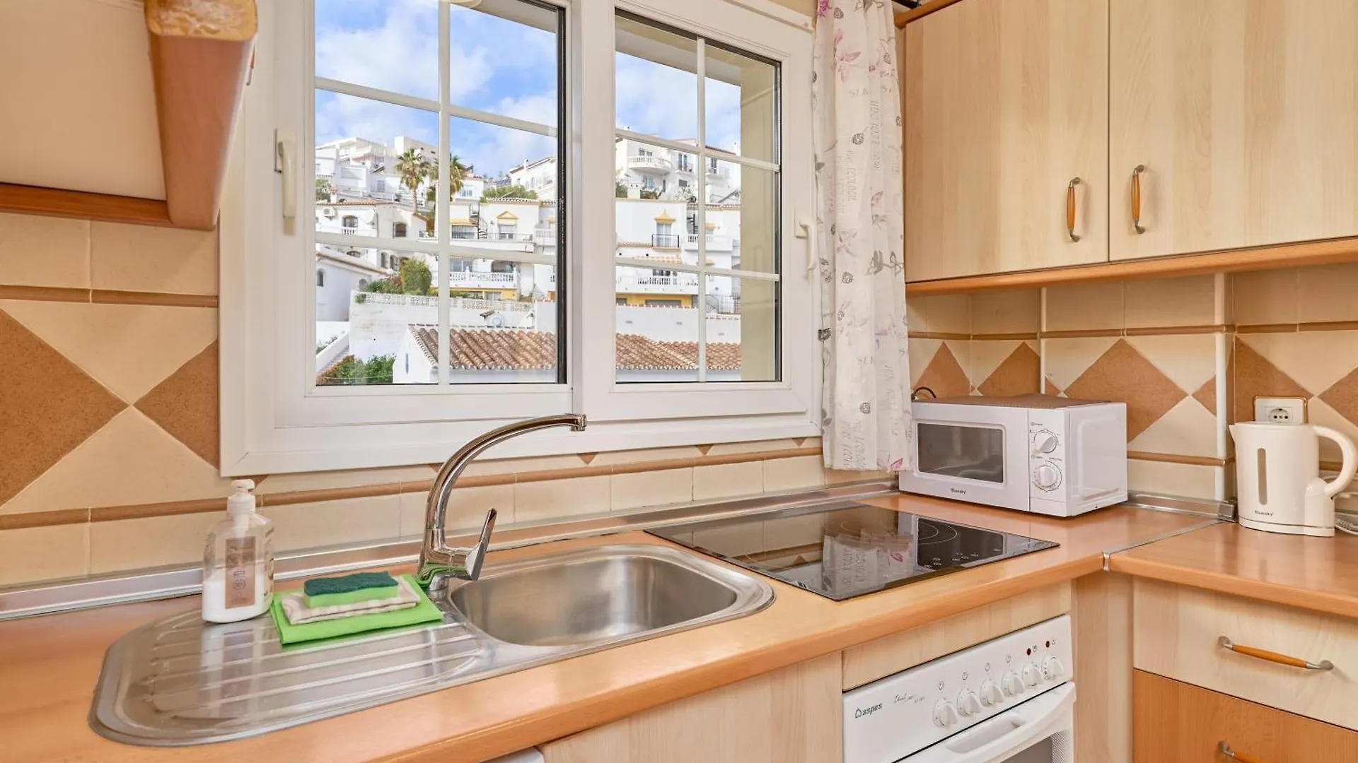 Burriana Beach Apt Nerja Spain